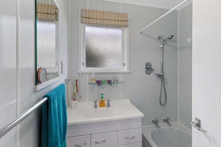 Photo of property in 13 Russell Street, Marton, 4710