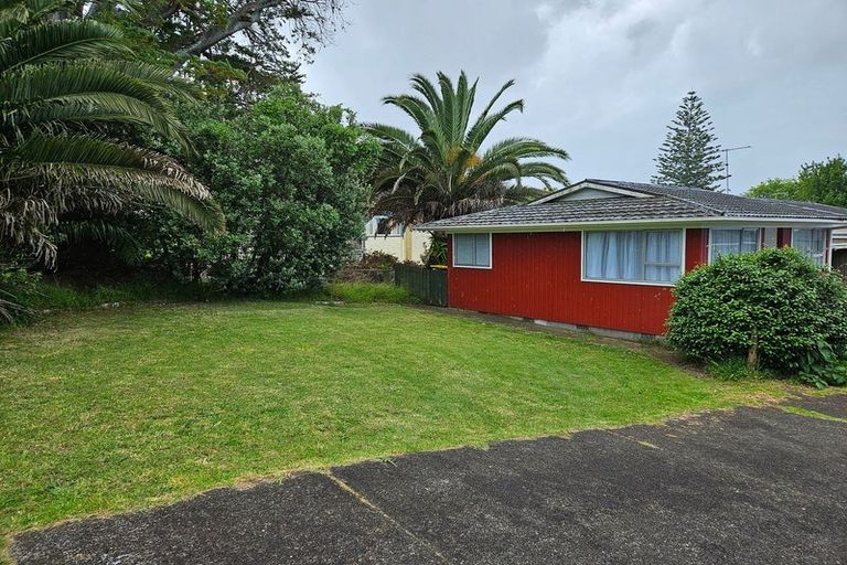 Photo of property in 4/3141 Great North Road, New Lynn, Auckland, 0600