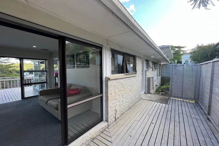 Photo of property in 2/18 Simon Ellice Drive, Bayview, Auckland, 0629