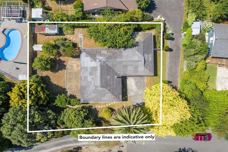 Photo of property in 30 Fleetwood Grove, Waikanae, 5036