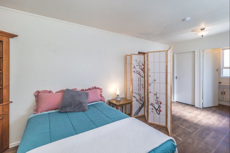 Photo of property in 10 Mahuri Street, Himatangi Beach, Foxton, 4891