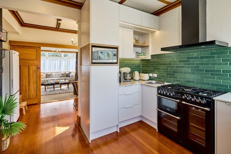 Photo of property in 1/62 Totara Crescent, Woburn, Lower Hutt, 5011