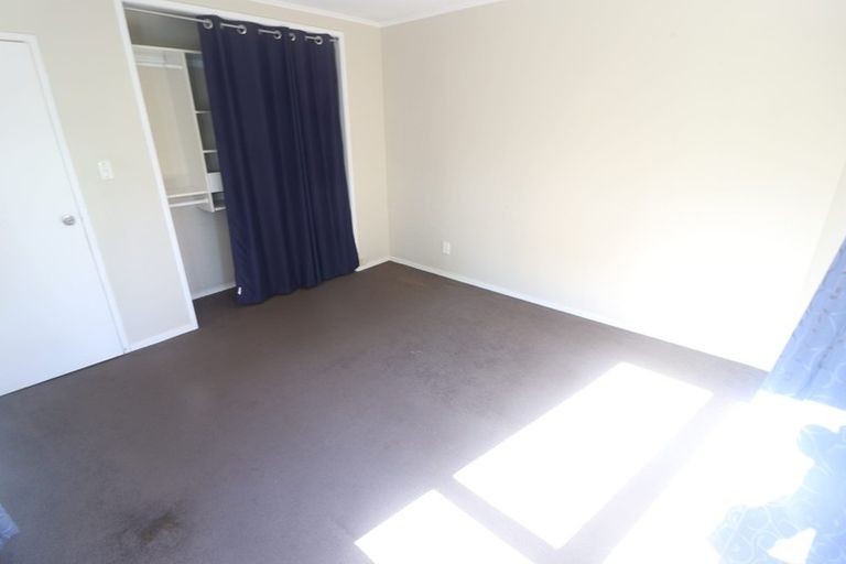 Photo of property in 4 Teviot Place, Totara Vale, Auckland, 0629