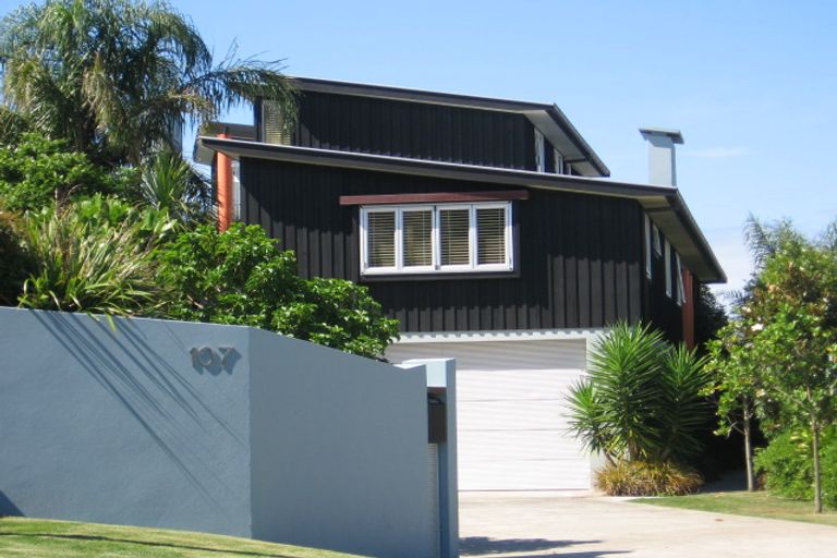 Photo of property in 107 Churchill Road, Murrays Bay, Auckland, 0630