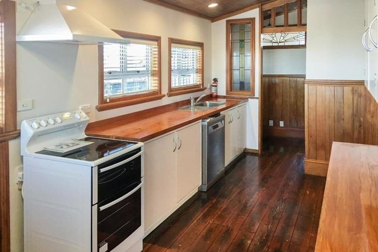 Photo of property in 653 Marine Parade, Napier South, Napier, 4110