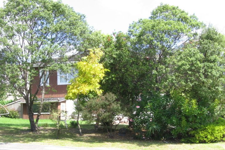 Photo of property in 2/130 Rangatira Road, Beach Haven, Auckland, 0626