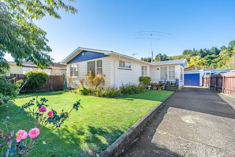 Photo of property in 22 Oregon Drive, Maoribank, Upper Hutt, 5018