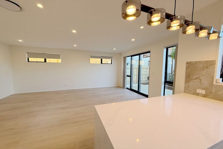 Photo of property in 147 Weatherly Road, Torbay, Auckland, 0630