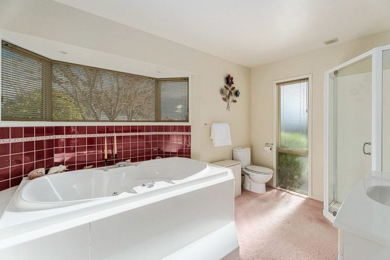 Photo of property in 9 Bob Lee Place, Wanaka, 9305