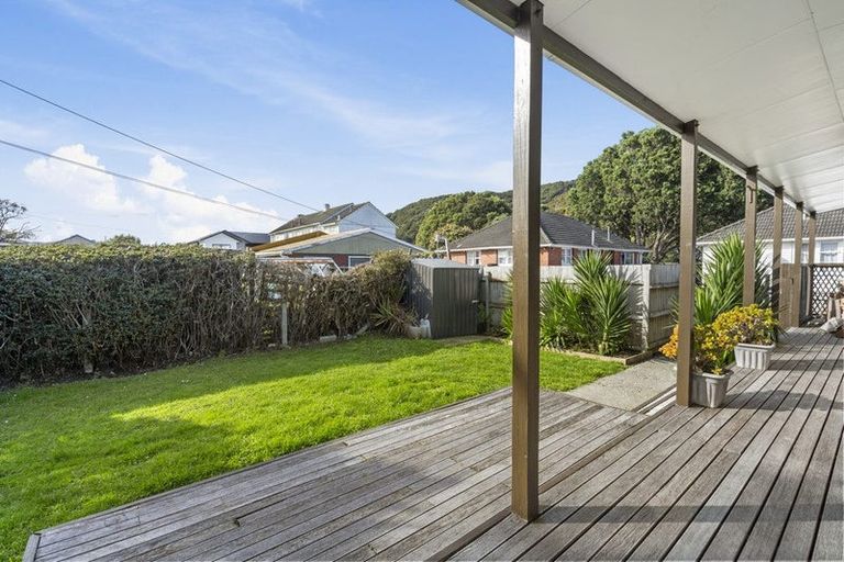 Photo of property in 2/1159 High Street, Taita, Lower Hutt, 5011