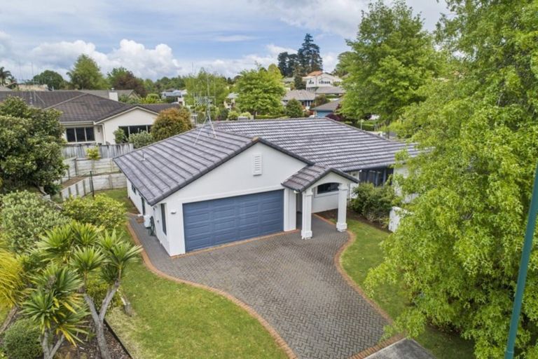 Photo of property in 2 Buckingham Place, Bethlehem, Tauranga, 3110