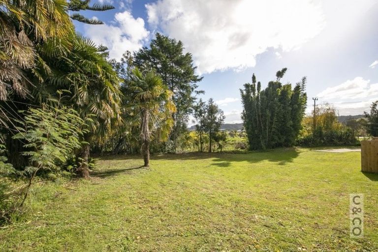 Photo of property in 407a Main Road, Huapai, Kumeu, 0810