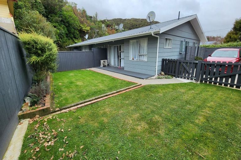 Photo of property in 1/80 Airlie Road, Plimmerton, Porirua, 5026