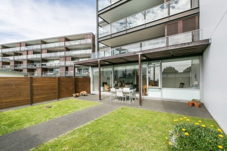 Photo of property in 102b/14 West Quay, Ahuriri, Napier, 4110