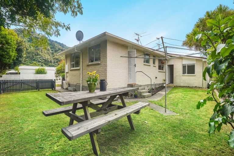 Photo of property in 1/10 Denver Grove, Totara Park, Upper Hutt, 5018
