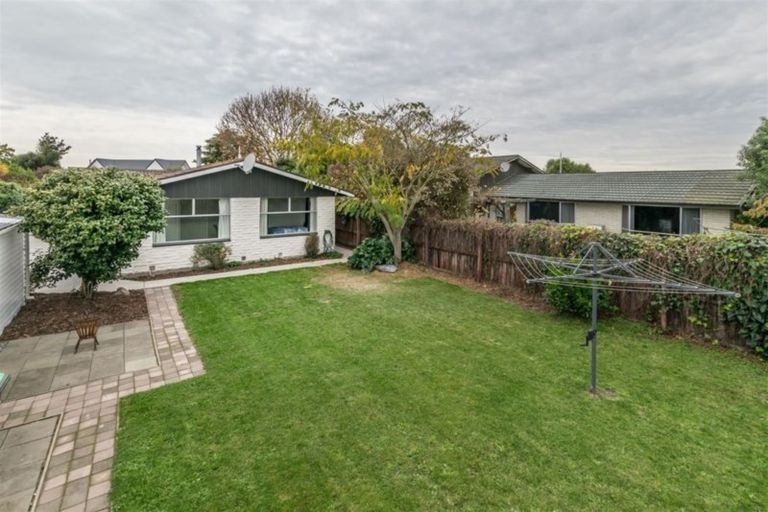 Photo of property in 8 Tracy Place, Redwood, Christchurch, 8051