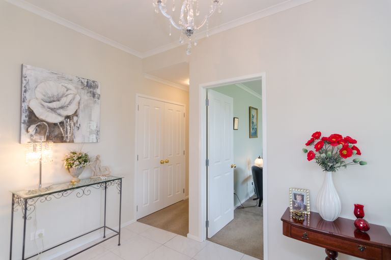 Photo of property in 10 Feist Street, Carterton, 5713