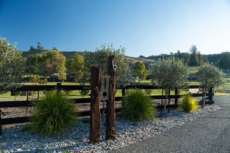 Photo of property in 10 Church Vly Road, Wakefield, 7095