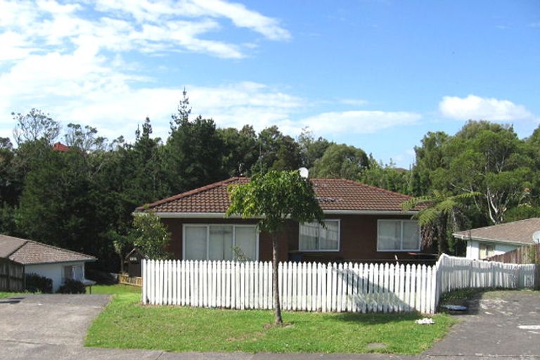 Photo of property in 1/13 Fernhaven Place, Massey, Auckland, 0614