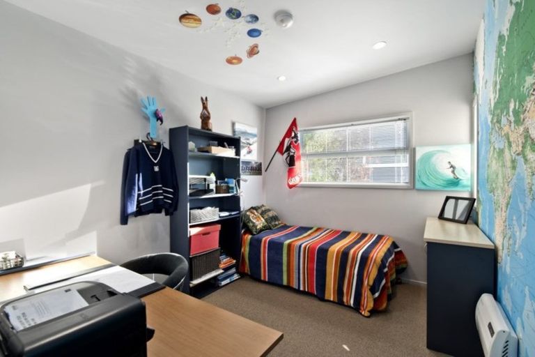 Photo of property in 11 Iles Lane, Cashmere, Christchurch, 8022