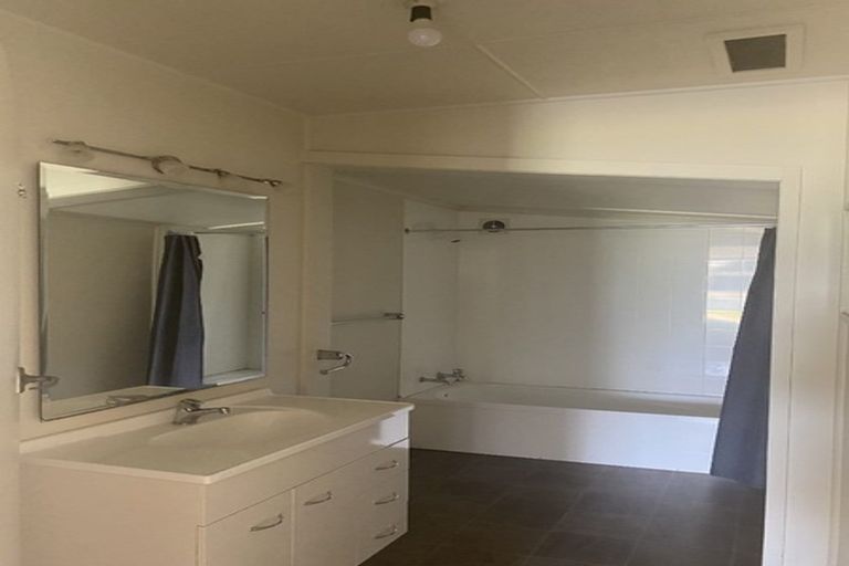 Photo of property in 1/811 Ellison Road, Parkvale, Hastings, 4122