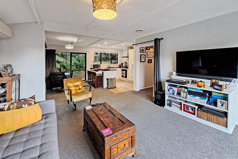 Photo of property in 14 Montgomery Avenue, Karori, Wellington, 6012