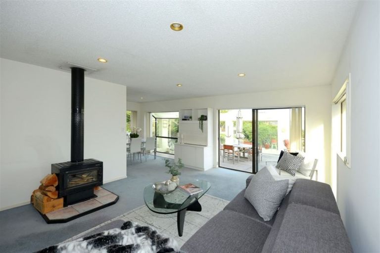 Photo of property in 8 Bayview Place, Cass Bay, Lyttelton, 8082