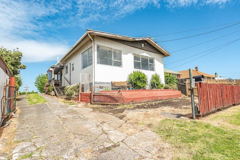 Photo of property in 65 Swiss Avenue, Gonville, Whanganui, 4501