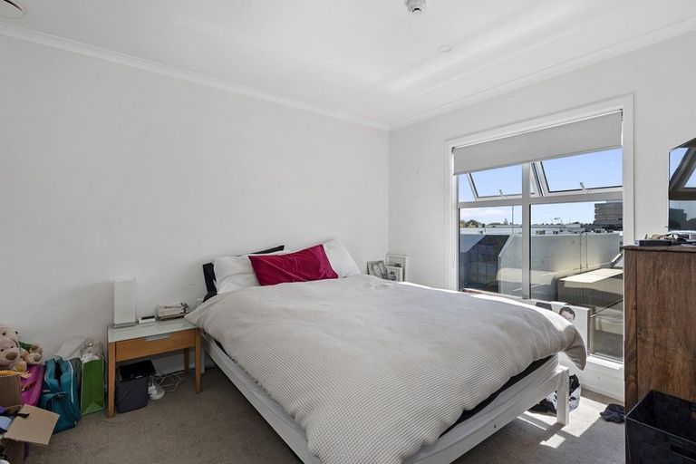 Photo of property in 2/7 Vialou Street, Hamilton Central, Hamilton, 3204