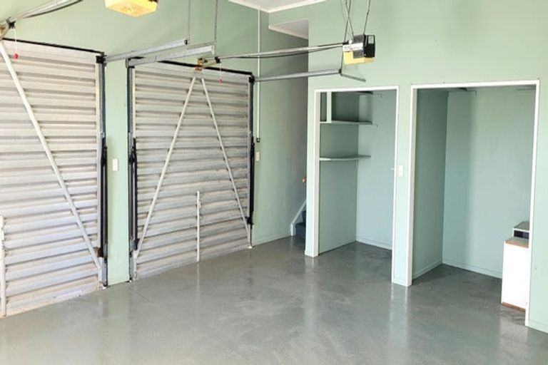 Photo of property in 17 Awanui Drive, Waikanae, 5036