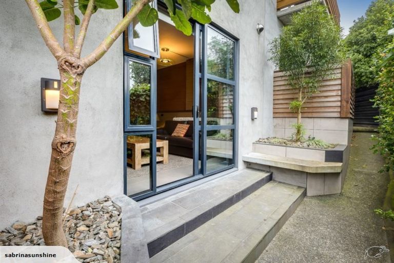 Photo of property in 71 Carroll Street, Dunedin Central, Dunedin, 9016