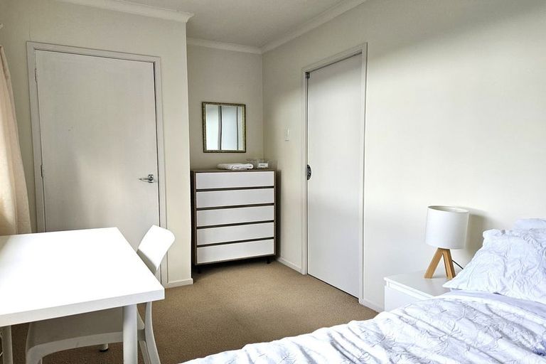 Photo of property in 38a Sunnynook Road, Sunnynook, Auckland, 0620