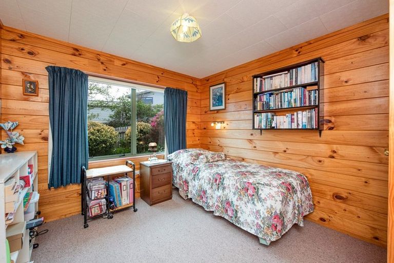 Photo of property in 16 Coventry Close, Ascot Park, Porirua, 5024