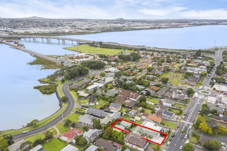 Photo of property in 14 Church Road, Mangere Bridge, Auckland, 2022