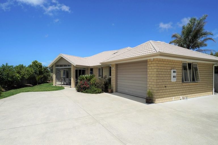 Photo of property in 10 Sea Dune Place, Ruakaka, 0116