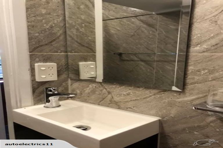 Photo of property in 1b Aspiring Avenue, Clover Park, Auckland, 2019