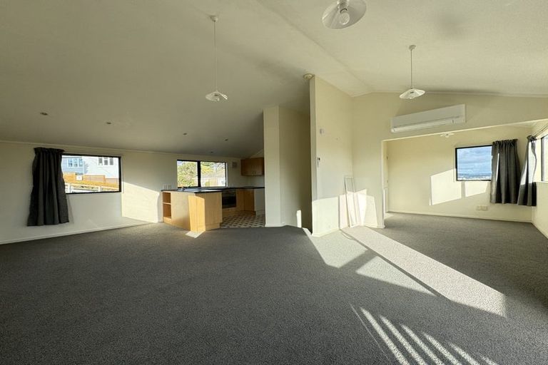 Photo of property in 20 Morere Street, Titahi Bay, Porirua, 5022