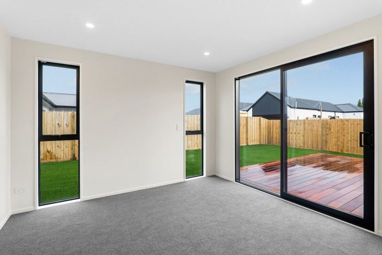 Photo of property in 52 Matamoe Drive, Halswell, 8025