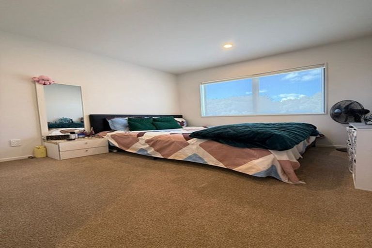 Photo of property in 28b Poruru Close, Papakura, 2110