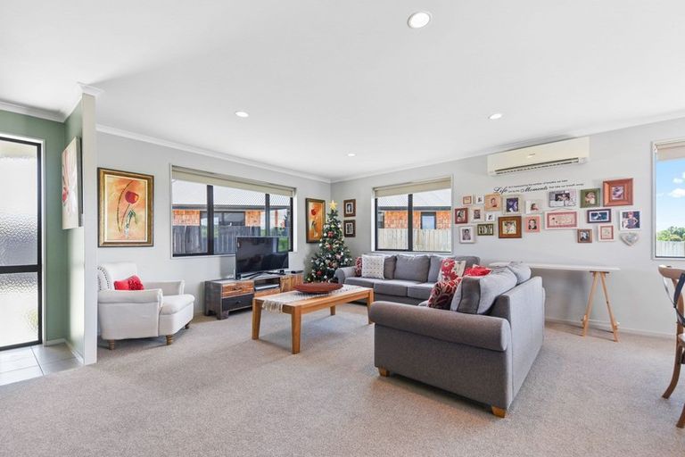 Photo of property in 8 Beckham Close, Grandview Heights, Hamilton, 3200