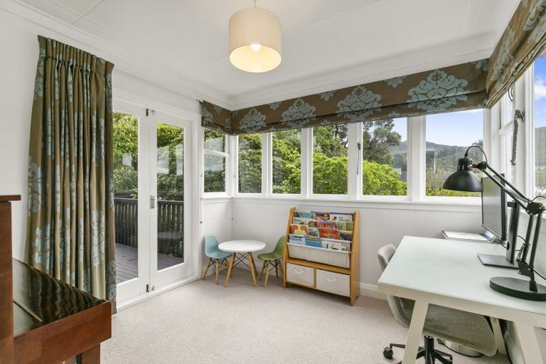 Photo of property in 30 Izard Road, Khandallah, Wellington, 6035