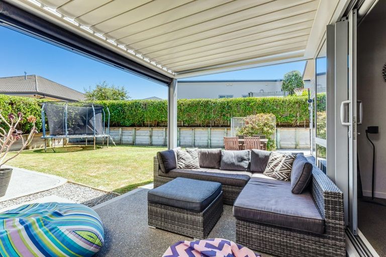 Photo of property in 28 Nelson Avenue, Aotea, Porirua, 5024
