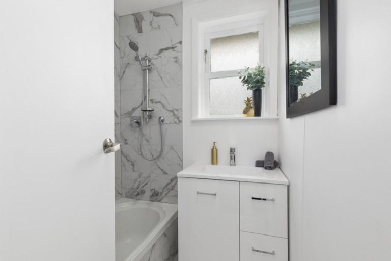 Photo of property in 17 Strand Crescent, Naenae, Lower Hutt, 5011