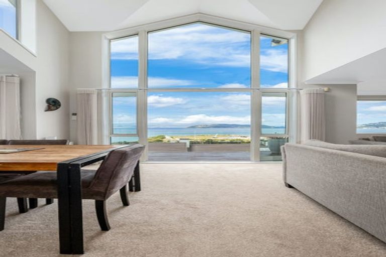 Photo of property in 5 Curnow Way, Kaiwharawhara, Wellington, 6035