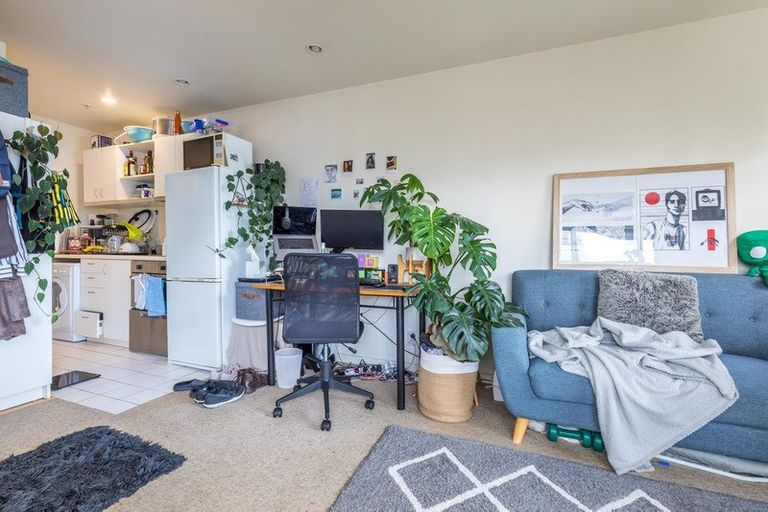 Photo of property in Oakwood Hall Apartments, 13b/81 Wakefield Street, Auckland Central, Auckland, 1010