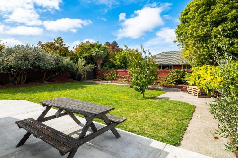 Photo of property in 408 Main North Road, Redwood, Christchurch, 8051