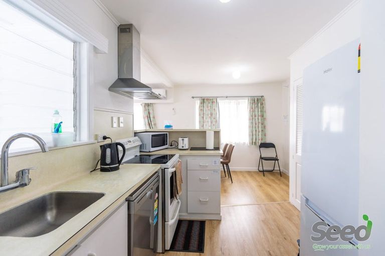 Photo of property in 44 Mount View Road, Melville, Hamilton, 3206