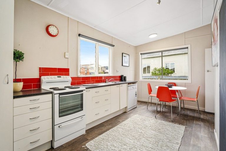 Photo of property in 70 Cutten Street, South Dunedin, Dunedin, 9012