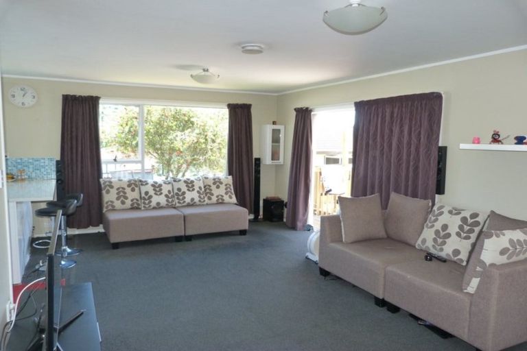 Photo of property in 2/121 Seymour Road, Sunnyvale, Auckland, 0612