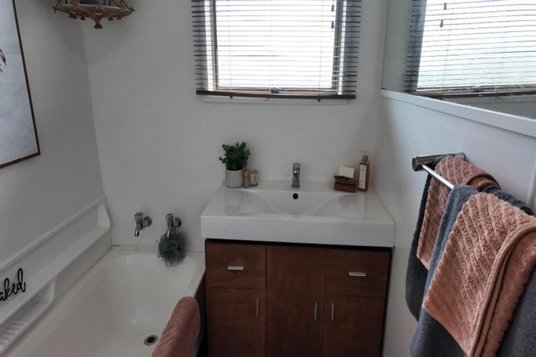 Photo of property in 50 Cascade Crescent, Westbrook, Palmerston North, 4412